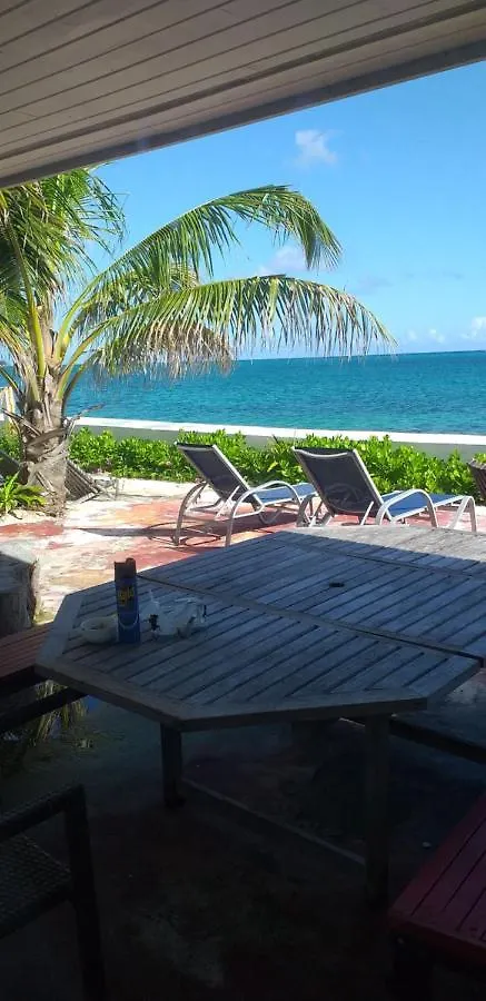 Beach House Hostel Nassau 0*,  Bahamas