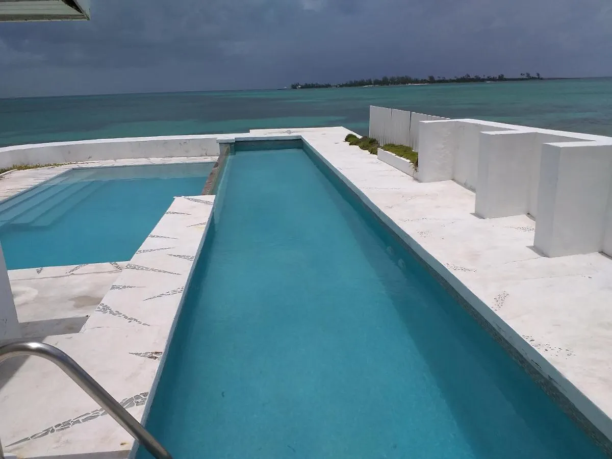 Beach House Hostel Nassau