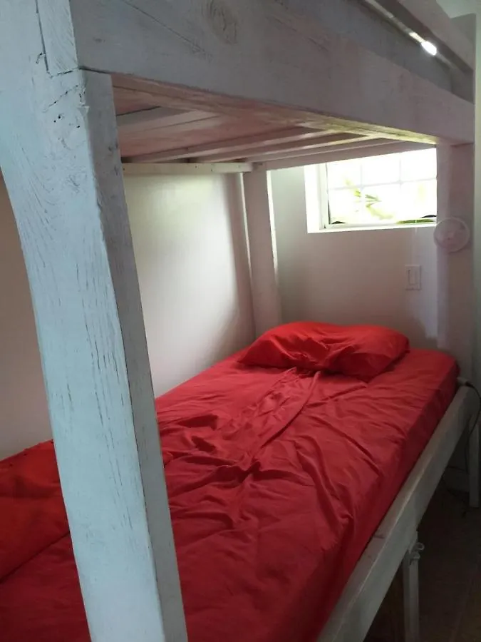 Beach House Hostel Nassau