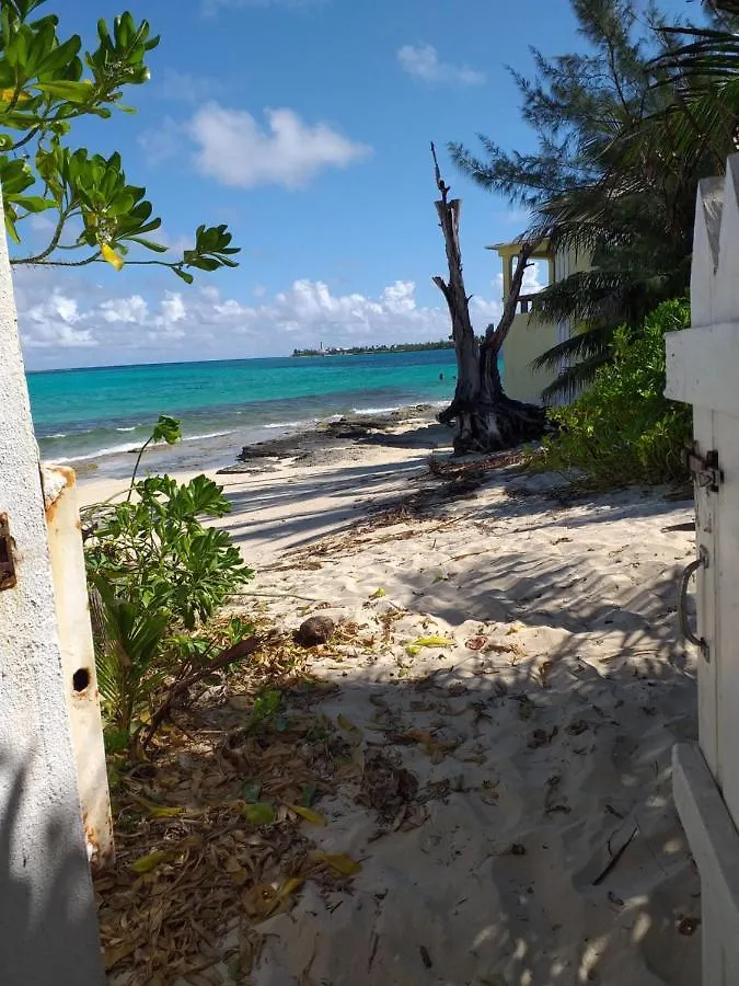Beach House Hostel Nassau