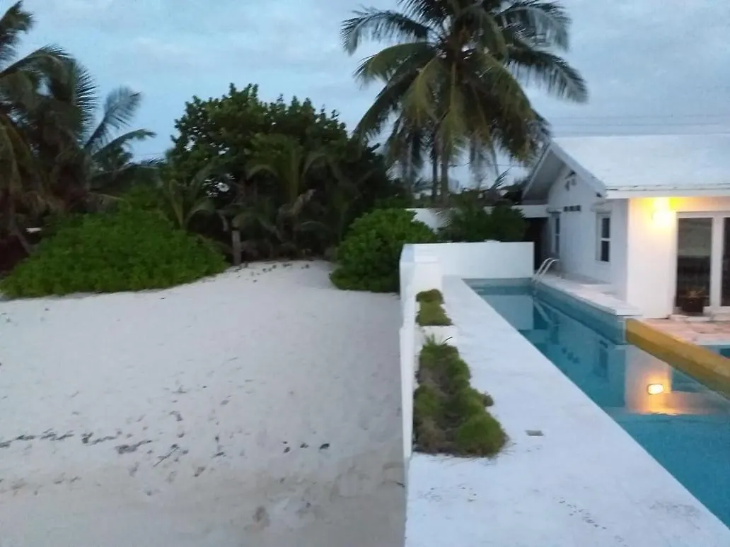 Beach House Hostel Nassau